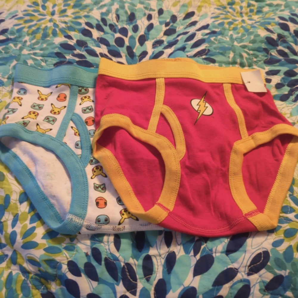 New 2 Pairs of Boys Briefs Size 6